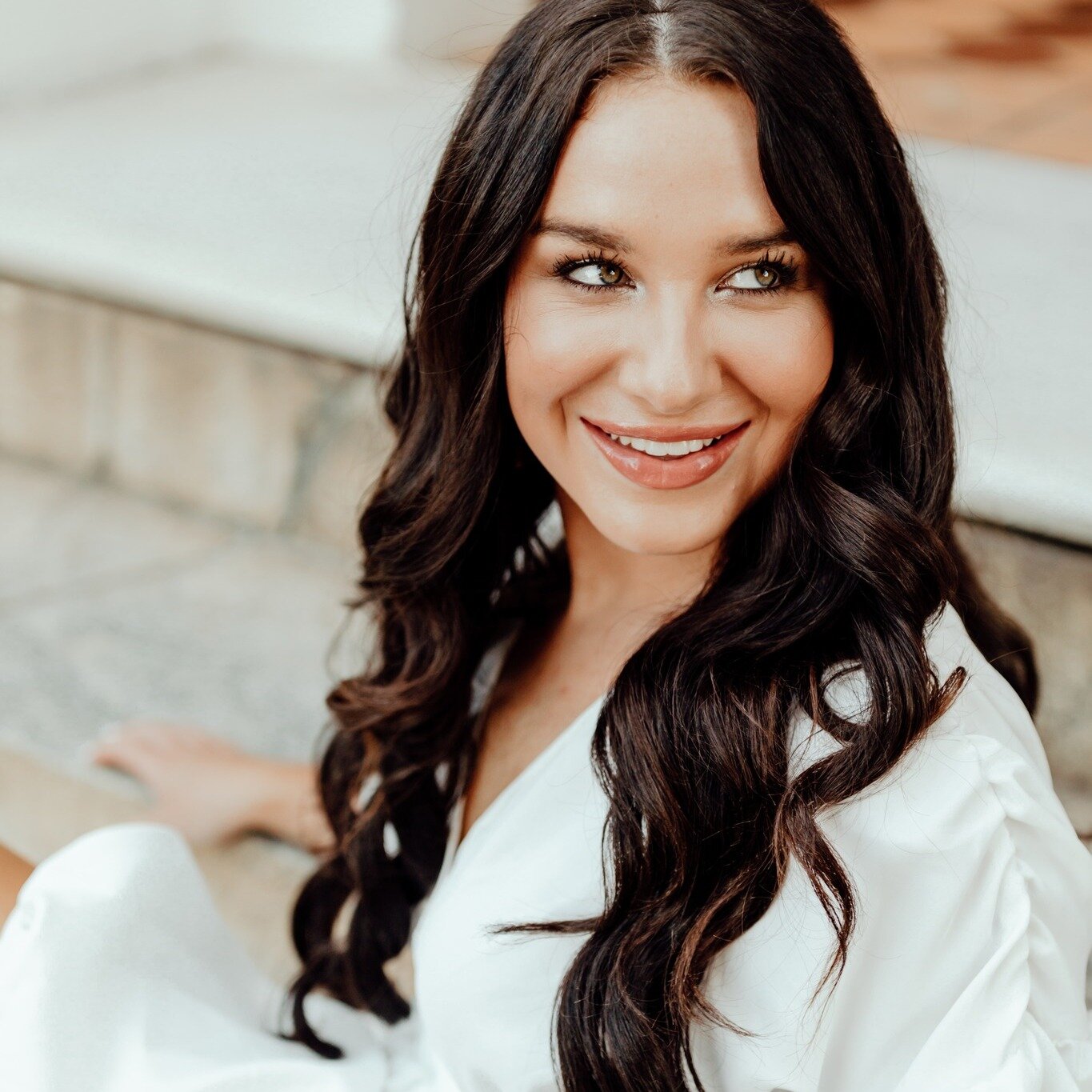 3 Tips for Your Senior Photos:

1. Personalize with Props: Elevate your senior portraits by incorporating props that reflect your passions, hobbies, and accomplishments. Consider including items like sports equipment, musical instruments, or a cheris
