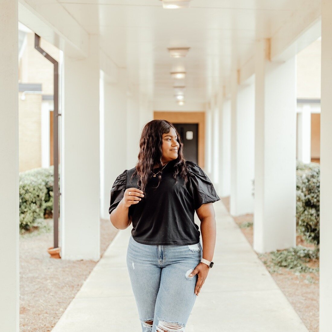 Happy weekend, seniors! Enjoy this time with friends and family.

@ashleyasmithphoto #ashleyasmithphoto #spartanburgphotographer #spartanburgscphotographer #goldenhourgoodness #goldenhouraesthetic #goldenhourphotographer #sunflarephotography #seniorp