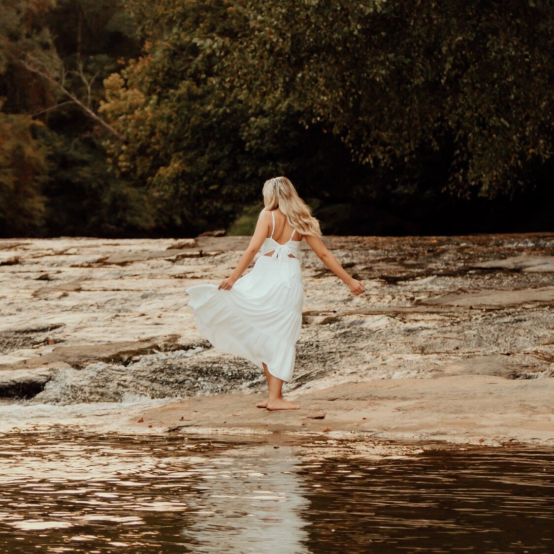  Chase the Golden Hour  Experience the magic of the golden hour with my breathtaking sunset senior portrait sessions.

   

@ashleyasmithphoto #ashleyasmithphoto #spartanburgphotographer #spartanburgscphotographer #goldenhourgoodness #goldenh